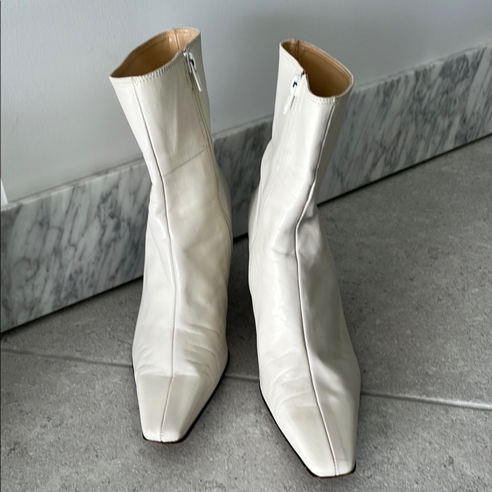White Leather Heeled Boots with Square Toe and Side Zipper